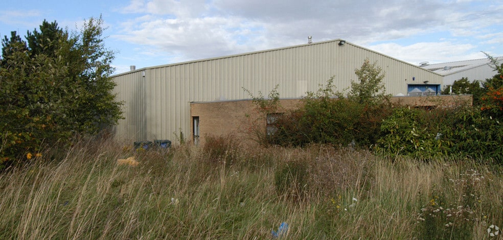 18 Brunel Rd, Corby for sale - Primary Photo - Image 1 of 1