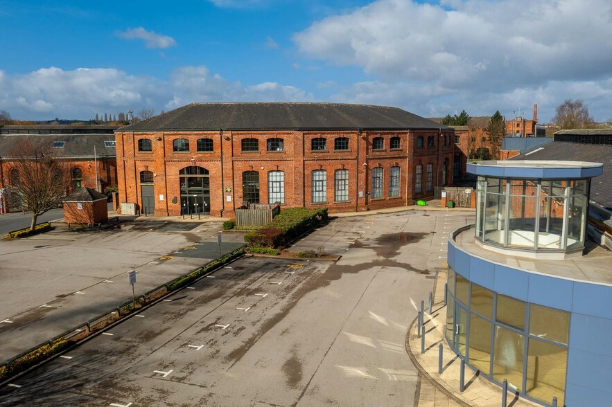 Graingers Way, Leeds for lease - Building Photo - Image 2 of 17