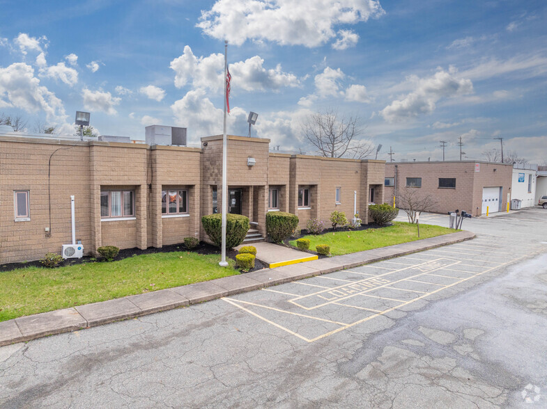 657 Union Blvd, Totowa, NJ for sale - Building Photo - Image 1 of 8