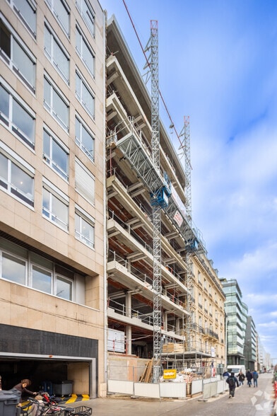 113 Bis Avenue Charles De Gaulle, Neuilly-sur-Seine for lease - Building Photo - Image 1 of 3