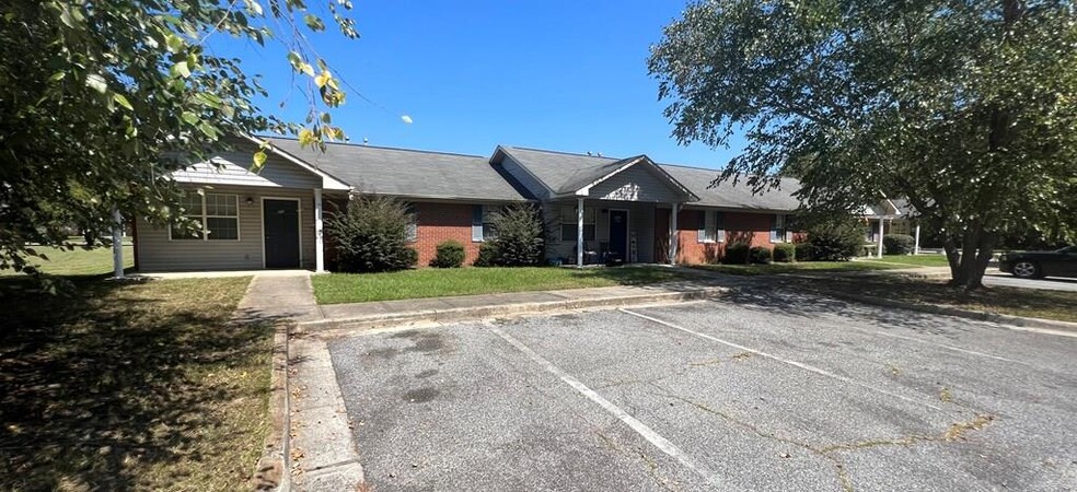 202 Saint Charles Pl, Vienna, GA for sale - Building Photo - Image 1 of 1