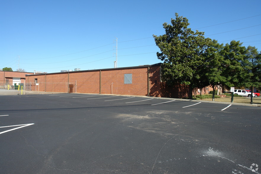 5520-5522 E Ponce De Leon Ave, Stone Mountain, GA for lease - Building Photo - Image 3 of 5