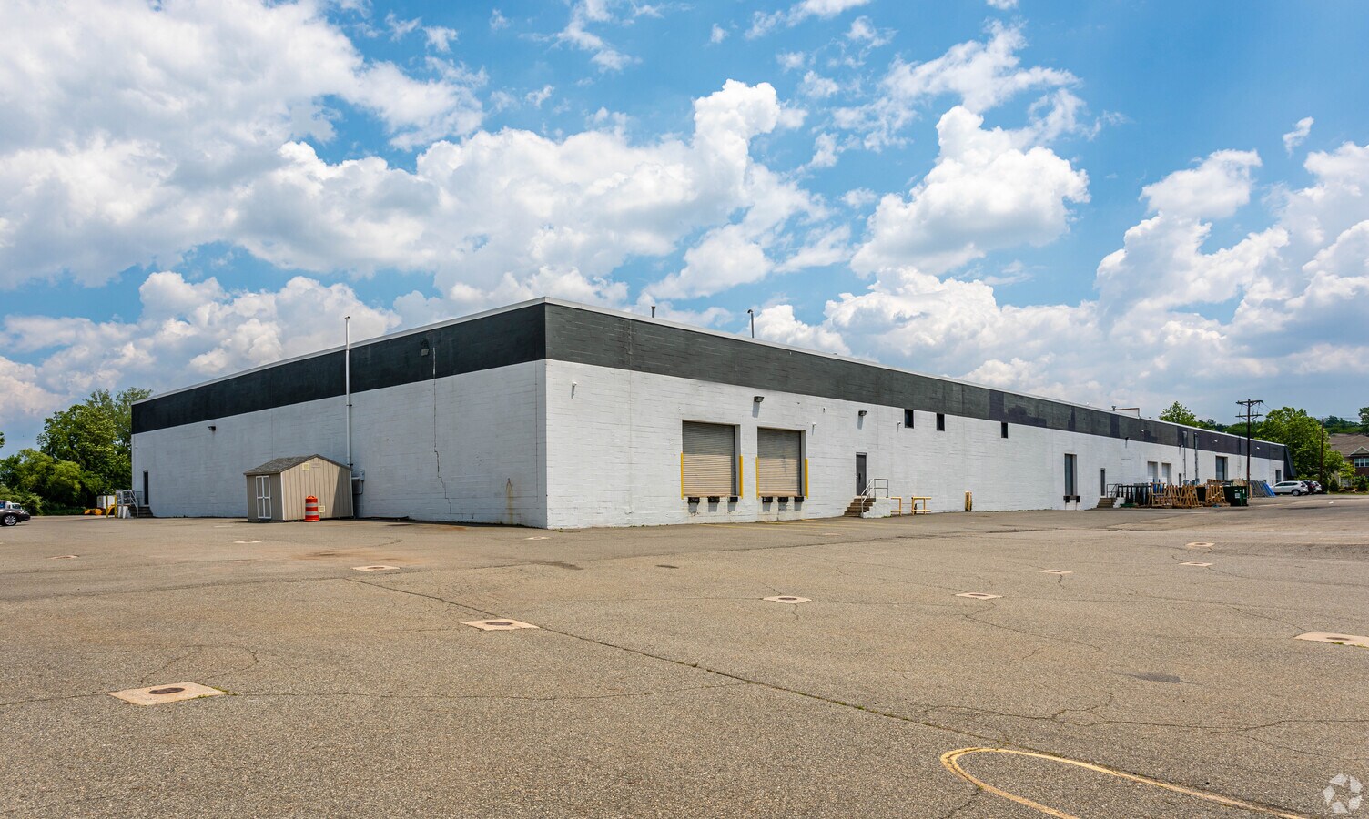 55 Passaic Ave, Fairfield, NJ 07004