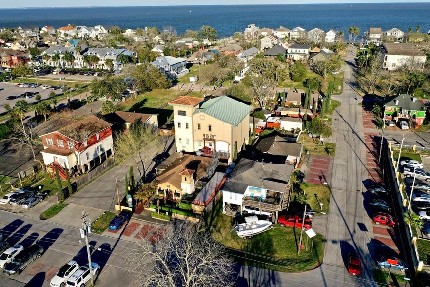 509 8th St, Kemah, TX for sale - Building Photo - Image 1 of 14