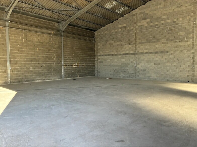 27 Rue Fernand Forest, Perpignan for lease - Interior Photo - Image 3 of 4