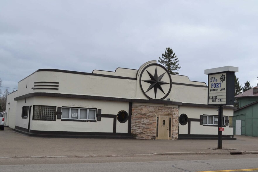 N18696 US141 8, Pembine, WI 54156