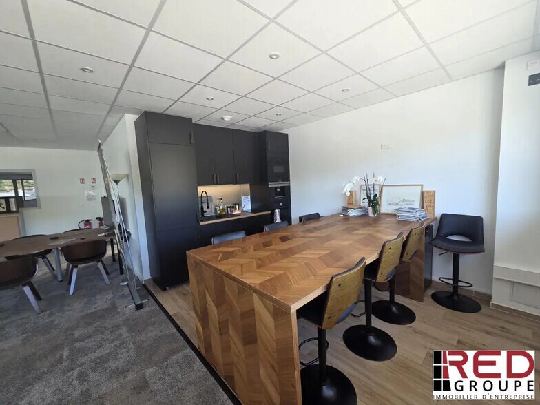 Industrial in La Ciotat for lease - Interior Photo - Image 1 of 6