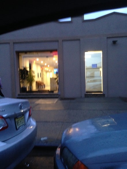 1661 McDonald Ave, Brooklyn, NY for lease - Primary Photo - Image 1 of 12