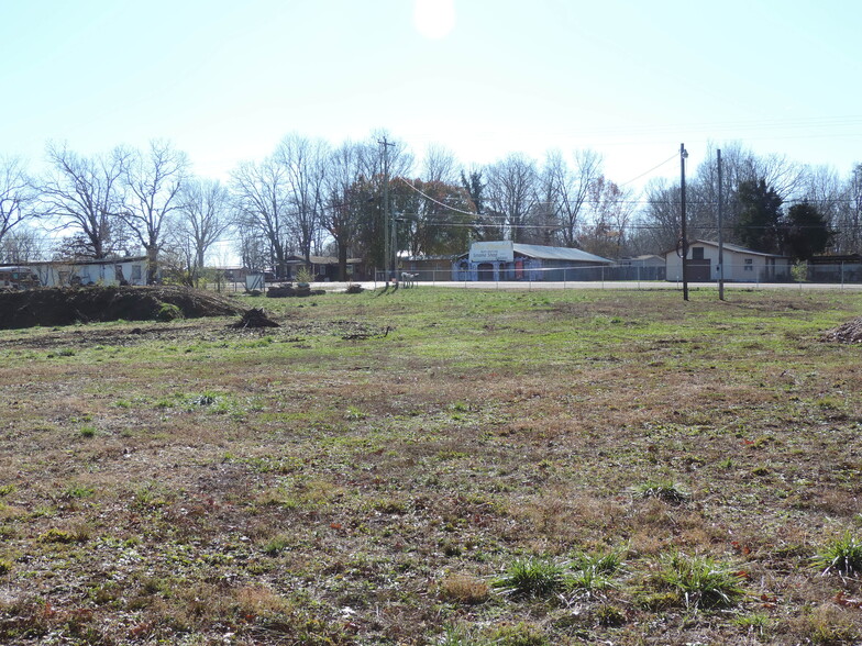 3250 U.S. 70N, Crossville, TN for lease - Building Photo - Image 3 of 8