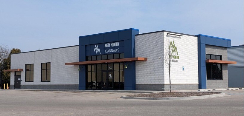 706 Perry Ave, Big Rapids, MI for sale - Building Photo - Image 1 of 1