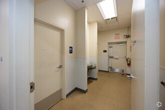 593-659 Holcomb Bridge Rd, Roswell, GA for lease Interior Photo- Image 2 of 6