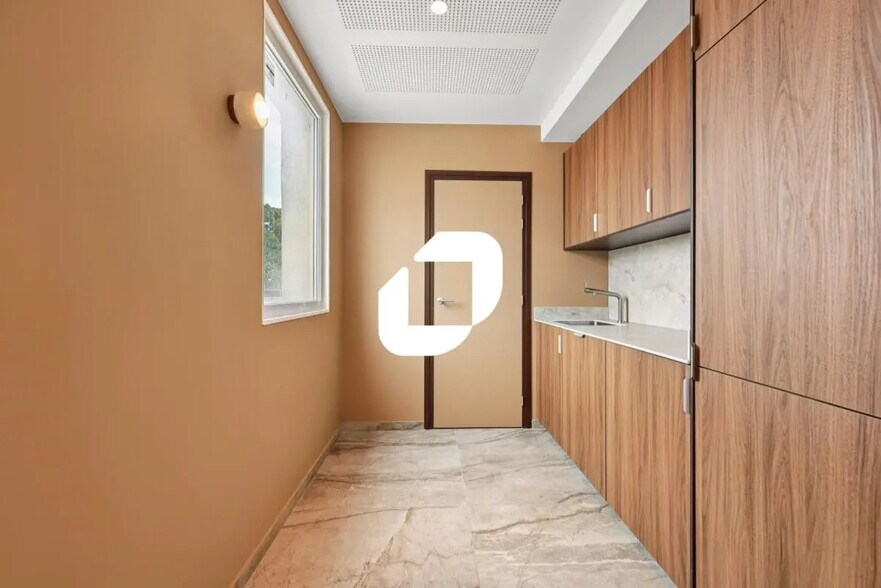 Office in Saint-Maur-des-Fossés for lease - Building Photo - Image 2 of 14