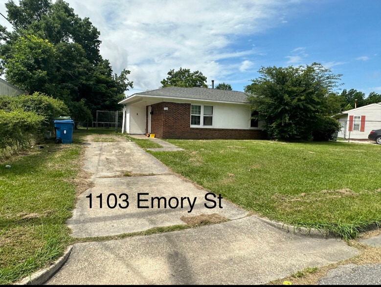 11-Home Portfolio | $270K+ Annual Income portfolio of 11 properties for sale on LoopNet.com - Building Photo - Image 3 of 20