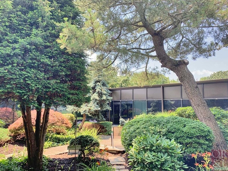 135 N Plains Industrial Rd, Wallingford, CT for lease - Building Photo - Image 3 of 12