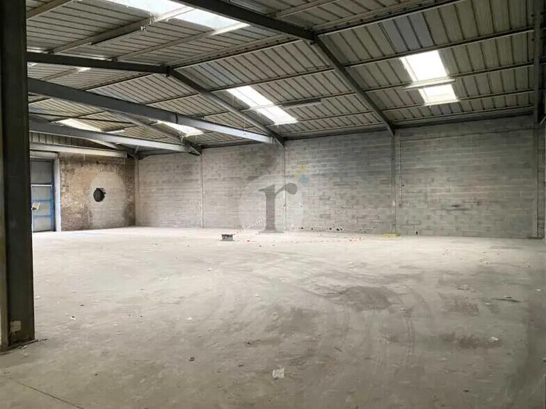 Office in Templeuve for lease - Interior Photo - Image 1 of 5