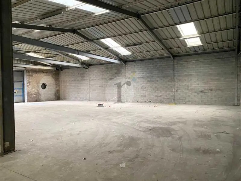 Office in Templeuve for lease Interior Photo- Image 1 of 6