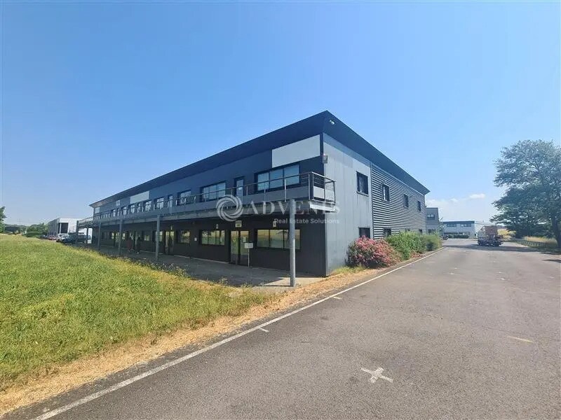 Office in Fèves for lease Building Photo- Image 1 of 9