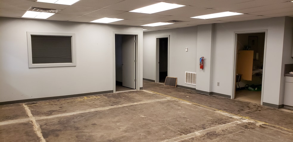 1230 W 1st St, Granite City, IL for lease - Interior Photo - Image 3 of 7