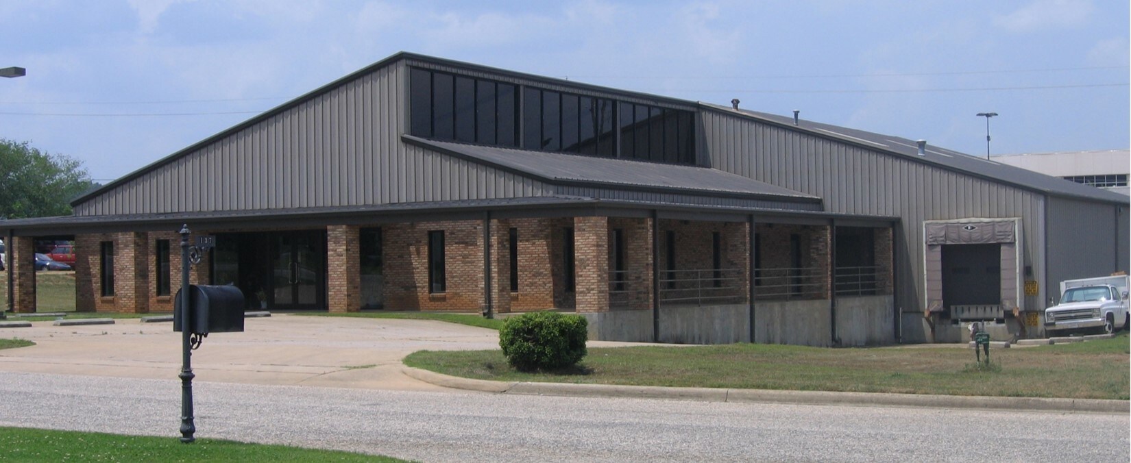 140 Business Center Dr, Birmingham, AL for lease Building Photo- Image 1 of 12