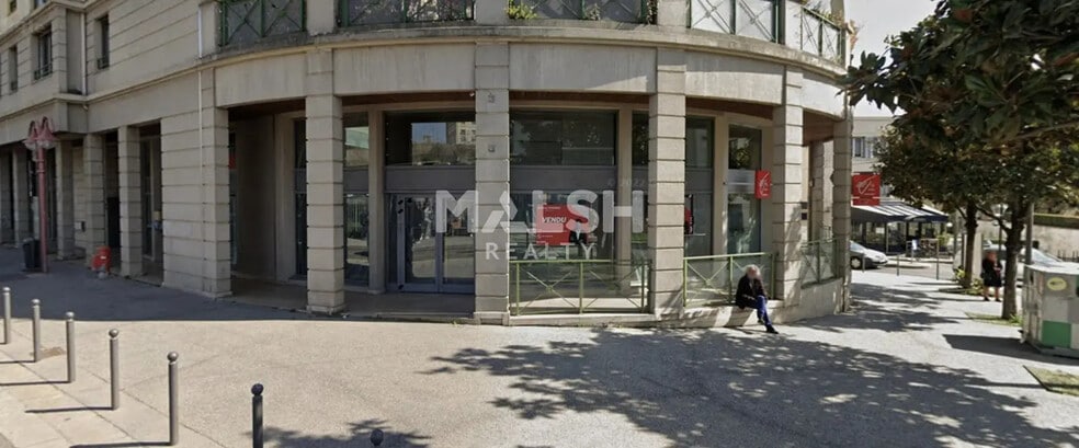 Retail in Caluire-et-Cuire for lease - Building Photo - Image 1 of 9