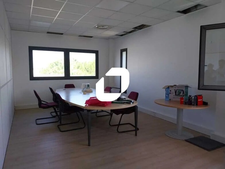 Office in Montpellier for lease - Building Photo - Image 2 of 18