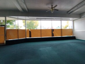 301-309 S 3rd St, Renton, WA for lease Interior Photo- Image 2 of 3