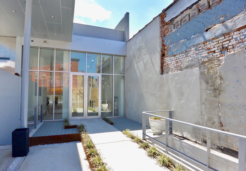 922 Atlantic Ave, Brooklyn, NY for lease - Primary Photo - Image 1 of 7