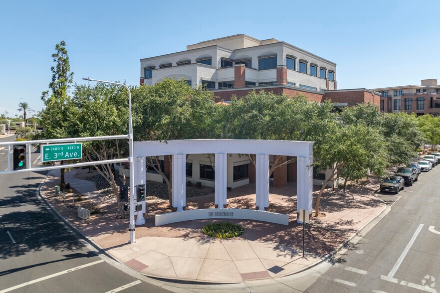 4250 N Drinkwater Blvd, Scottsdale, AZ for lease - Primary Photo - Image 1 of 5