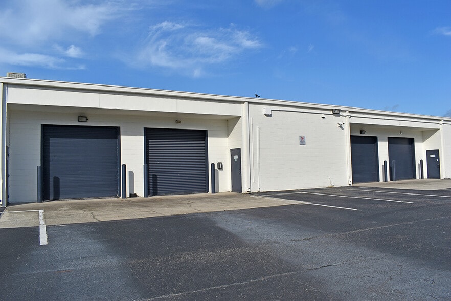 11701 S Belcher Rd, Largo, FL for lease - Building Photo - Image 3 of 5