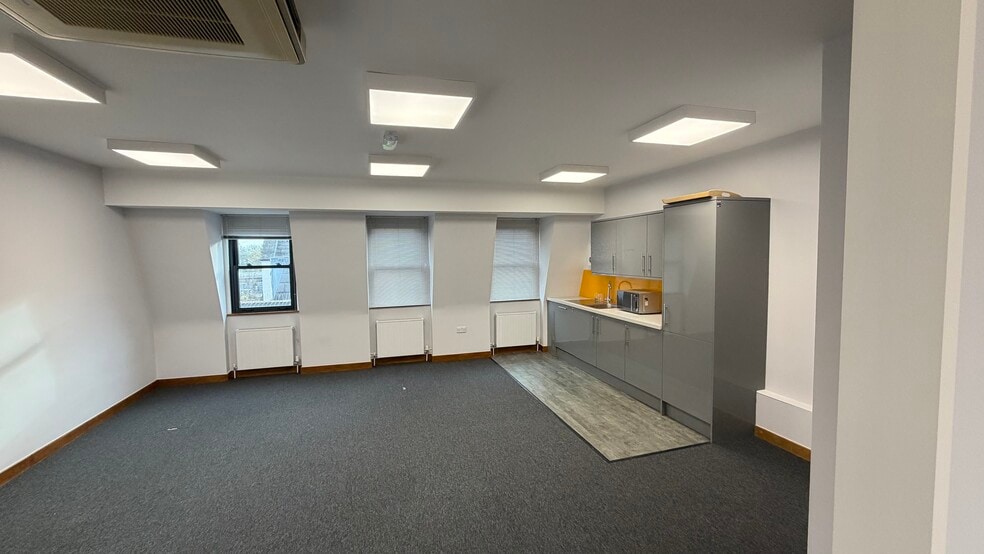 51 St Georges Rd, London for lease - Interior Photo - Image 2 of 3