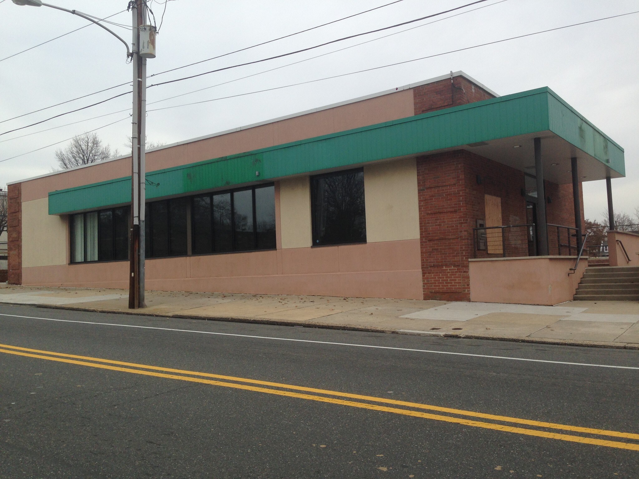 5801 Ridge Ave, Philadelphia, PA, 19128 Storefront Retail/Residential