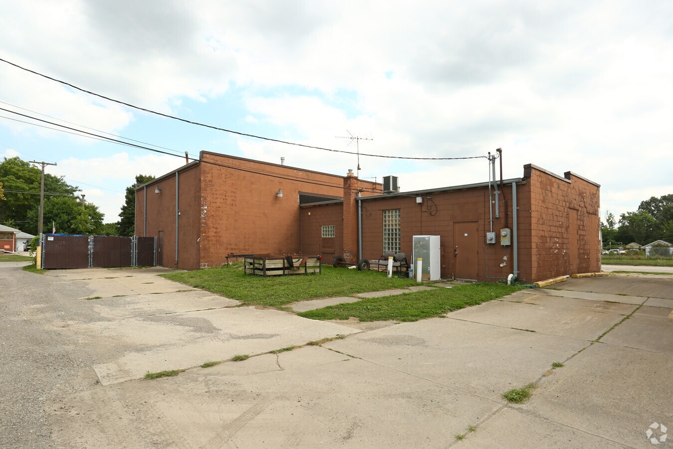 18602 Van Born Rd, Dearborn Heights, MI 48101 Property Record