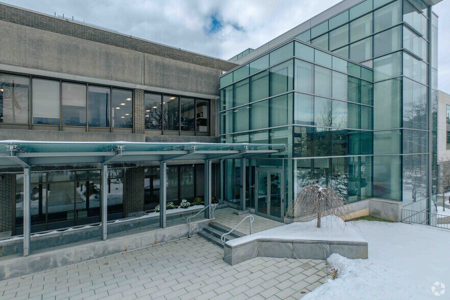 65 Hayden Ave, Lexington, MA for lease - Building Photo - Image 3 of 6