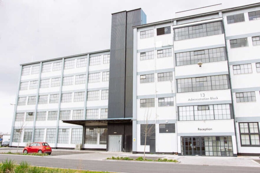 Princess Margaret Rd, Tilbury for lease - Building Photo - Image 2 of 23