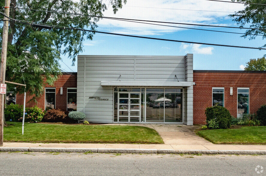 195 Dupont Dr, Providence, RI for lease - Building Photo - Image 2 of 12