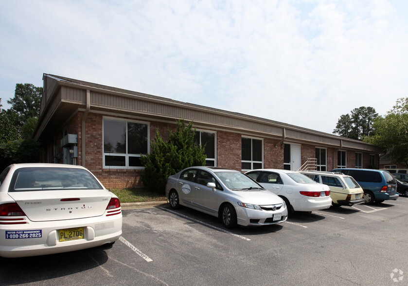 3711 University Dr, Durham, NC for lease - Building Photo - Image 2 of 3