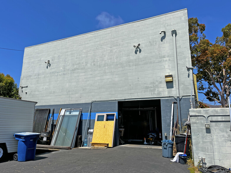 1450 E Thompson Blvd, Ventura, CA for lease - Building Photo - Image 3 of 6