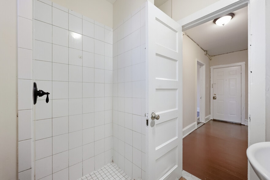 232 Cooper St, Camden, NJ for sale - Building Photo - Image 3 of 9