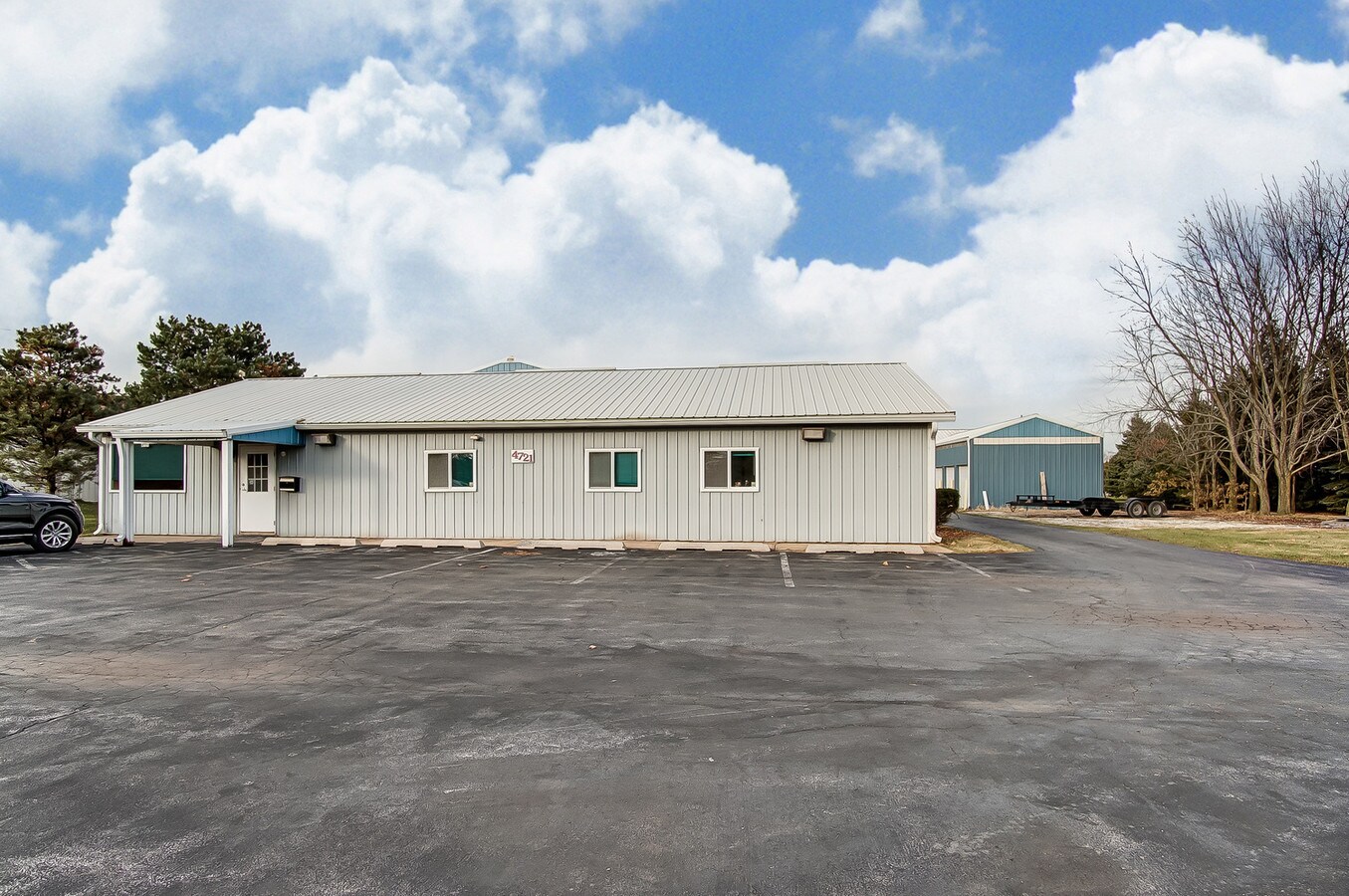 4721 Evans Ave, Valparaiso, IN 46383