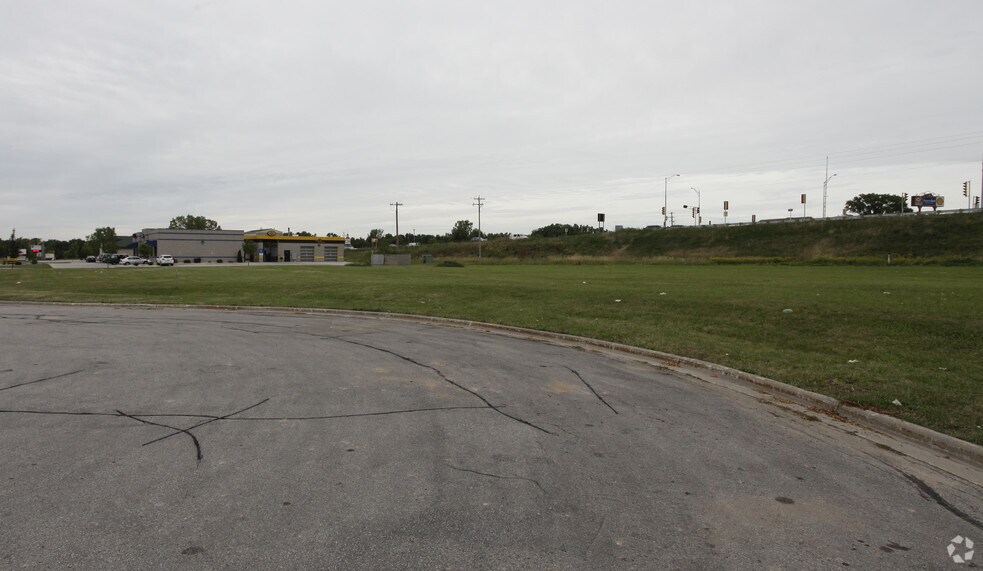 2563 Steffens Ct, Green Bay, WI for sale - Primary Photo - Image 1 of 1