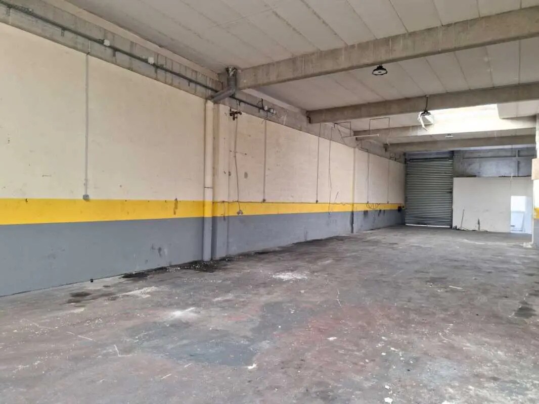 Flex in Blanquefort for lease Interior Photo- Image 1 of 5