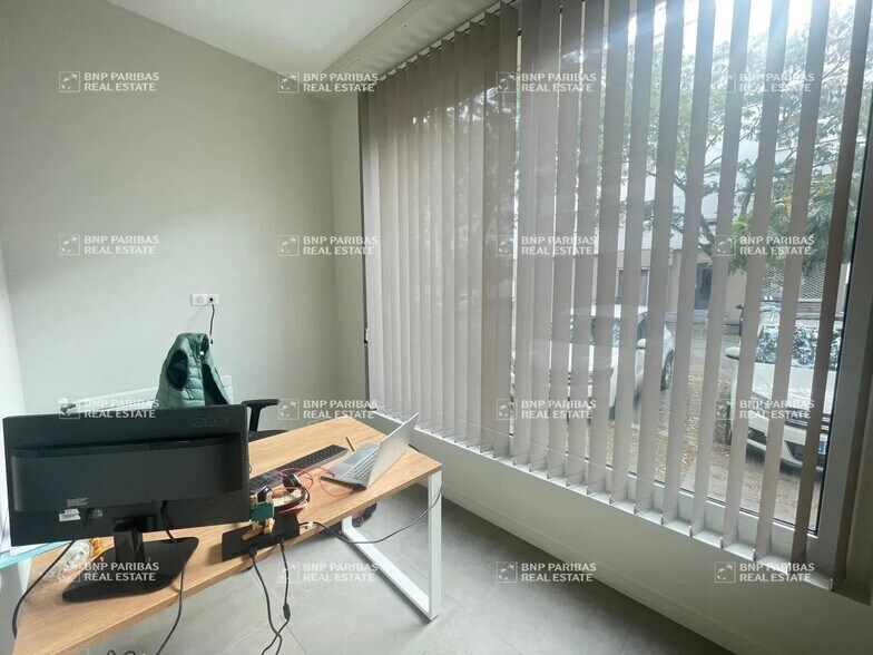 Office in Nantes for lease - Interior Photo - Image 3 of 13