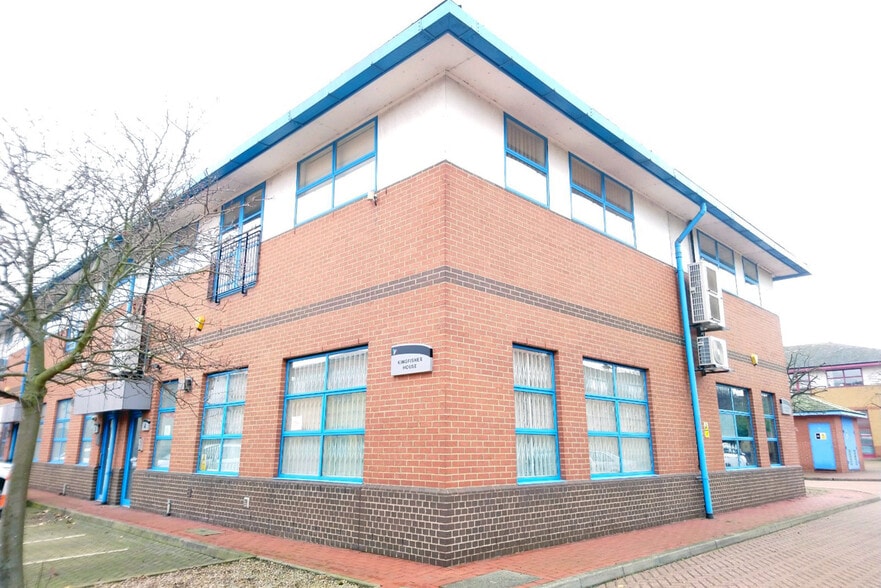 Trinity Way, London for lease - Building Photo - Image 2 of 2