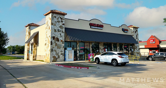 RETAIL CENTER FOR LEASE/SALE - Drive Through Restaurant