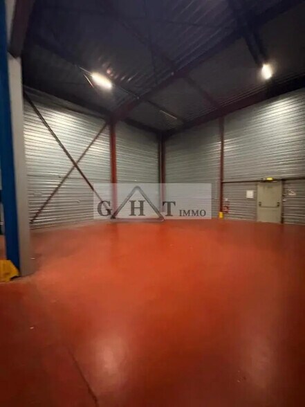 Industrial in Conflans-Sainte-Honorine for sale - Interior Photo - Image 2 of 9