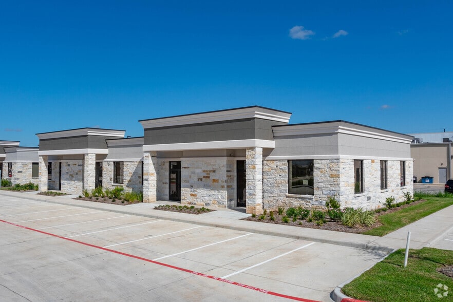 3129 Kingsley Dr, Pearland, TX for lease - Building Photo - Image 3 of 12