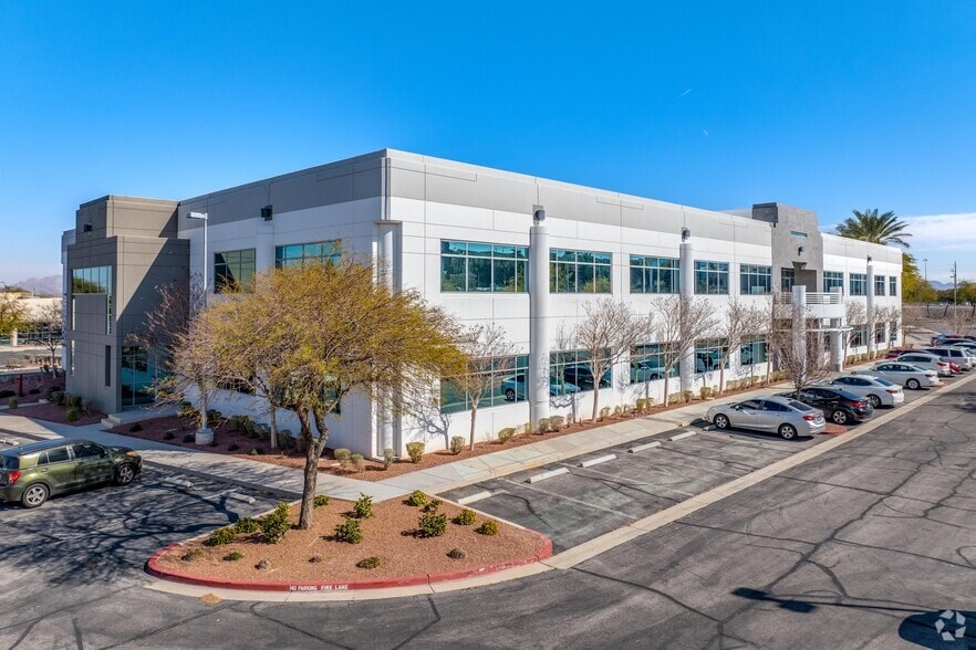 2360 Corporate Cir, Henderson, NV for lease - Building Photo - Image 1 of 13