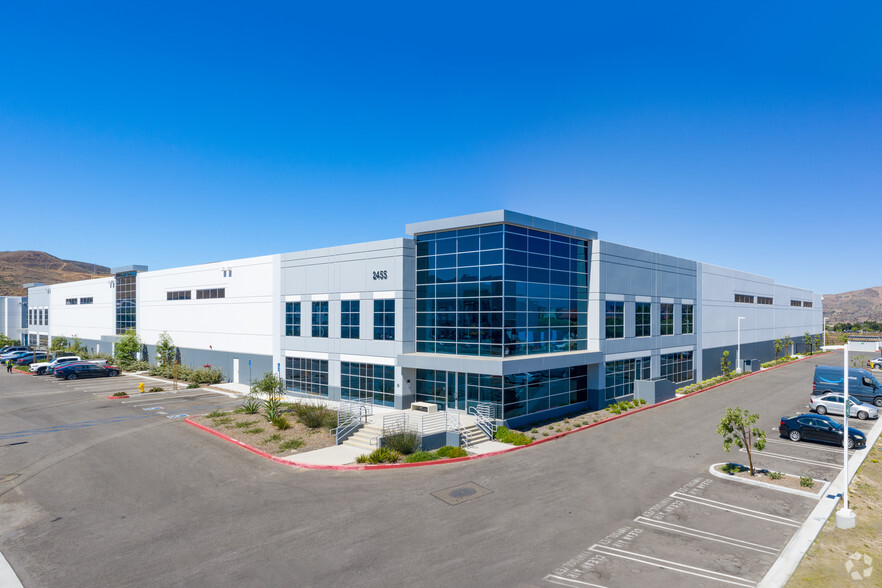 2455 Conejo Spectrum St, Thousand Oaks, CA for lease - Building Photo - Image 1 of 8