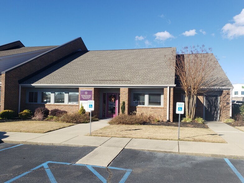 672B Fairview Rd, Simpsonville, SC 29680