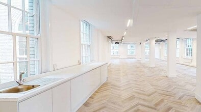 20 Hammersmith Broa, London for lease Interior Photo- Image 2 of 2